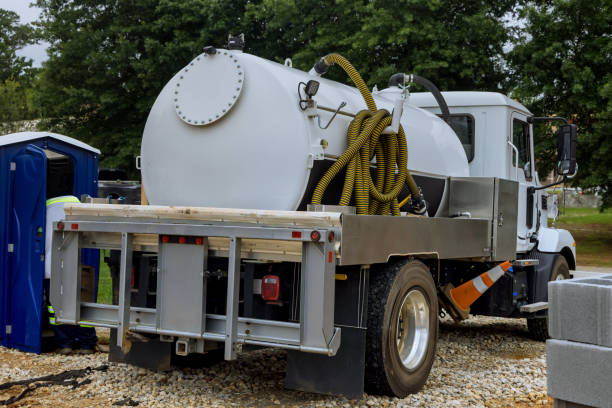 Best Portable restroom trailer rental  in Gulfport, FL